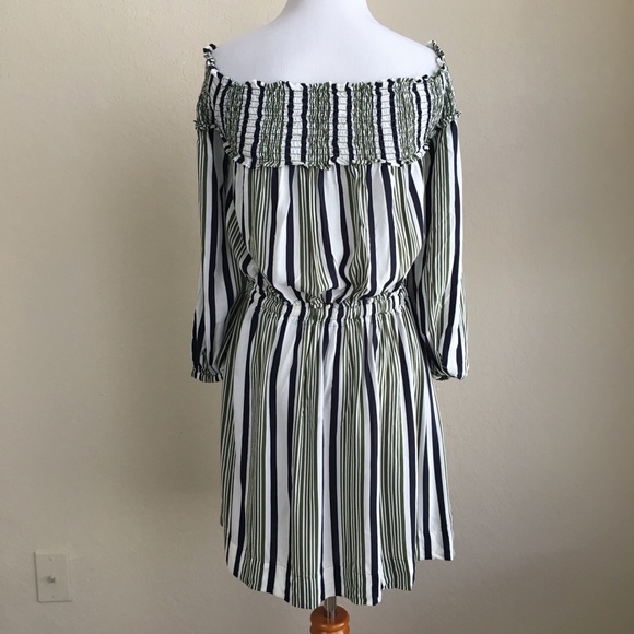 LOU &GRAY Crisscross smocked Dress - Picture 2 of 7